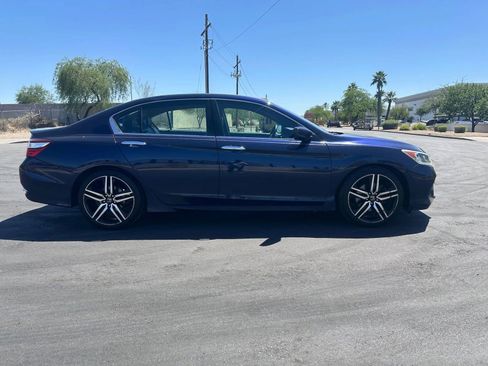 Used 2017 Honda Accord Sport Special Edition image 4