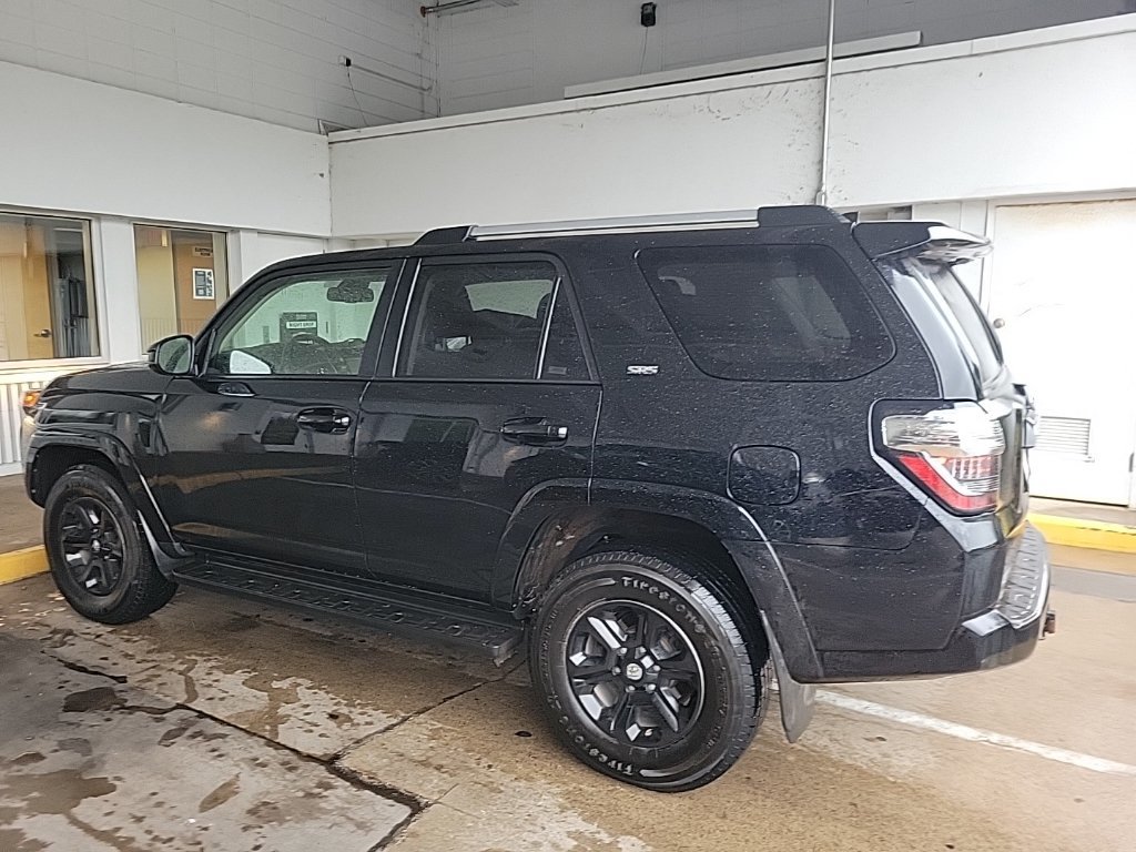Used 2020 Toyota 4Runner SR5 AWD/4WD image 13