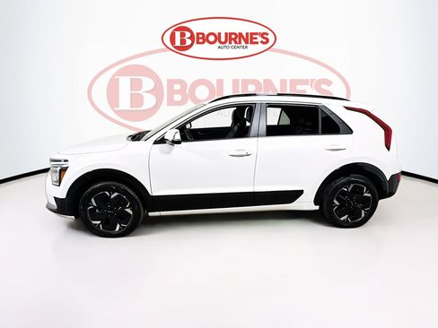 Used 2024 Kia Niro Wind w/ Wind Preserve Package image 7