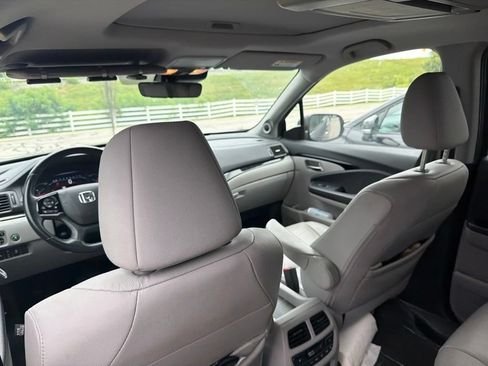 Used 2019 Honda Pilot Touring image 13