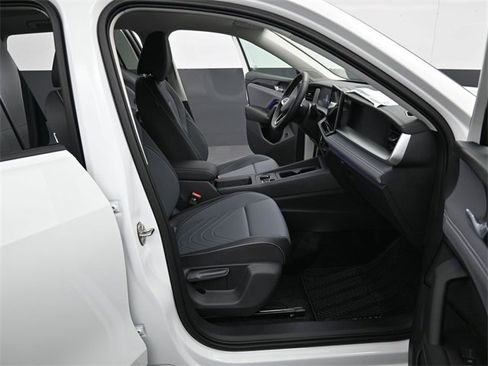 New 2026 Volkswagen Tiguan SE image 14