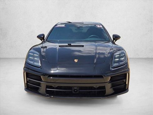 Used 2025 Porsche Panamera image 2