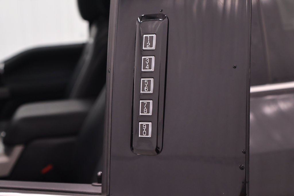 Used 2015 Ford F150 Platinum w/ Equipment Group 701A Luxury AWD/4WD image 41