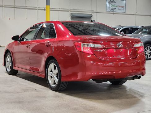 Used 2013 Toyota Camry SE image 11