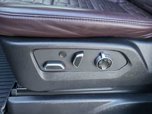 Certified 2024 Cadillac Escalade Premium Luxury Platinum image 10