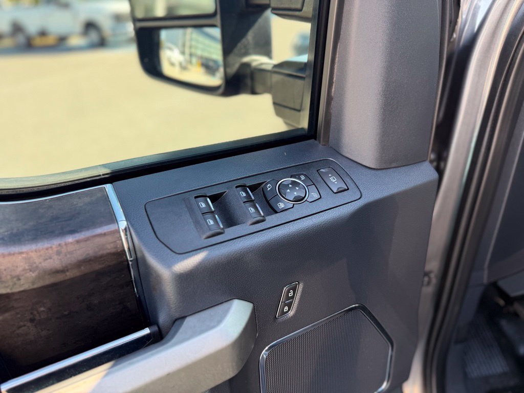 Used 2022 Ford F350 Lariat w/ Black Appearance Package AWD/4WD image 21