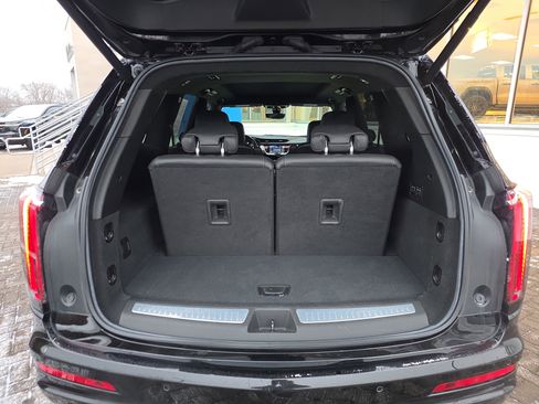 Used 2023 Cadillac XT6 Sport w/ Platinum Package image 39