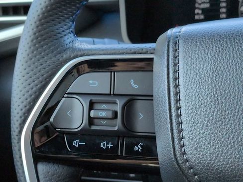 Used 2024 Toyota Sequoia Platinum AWD/4WD image 25