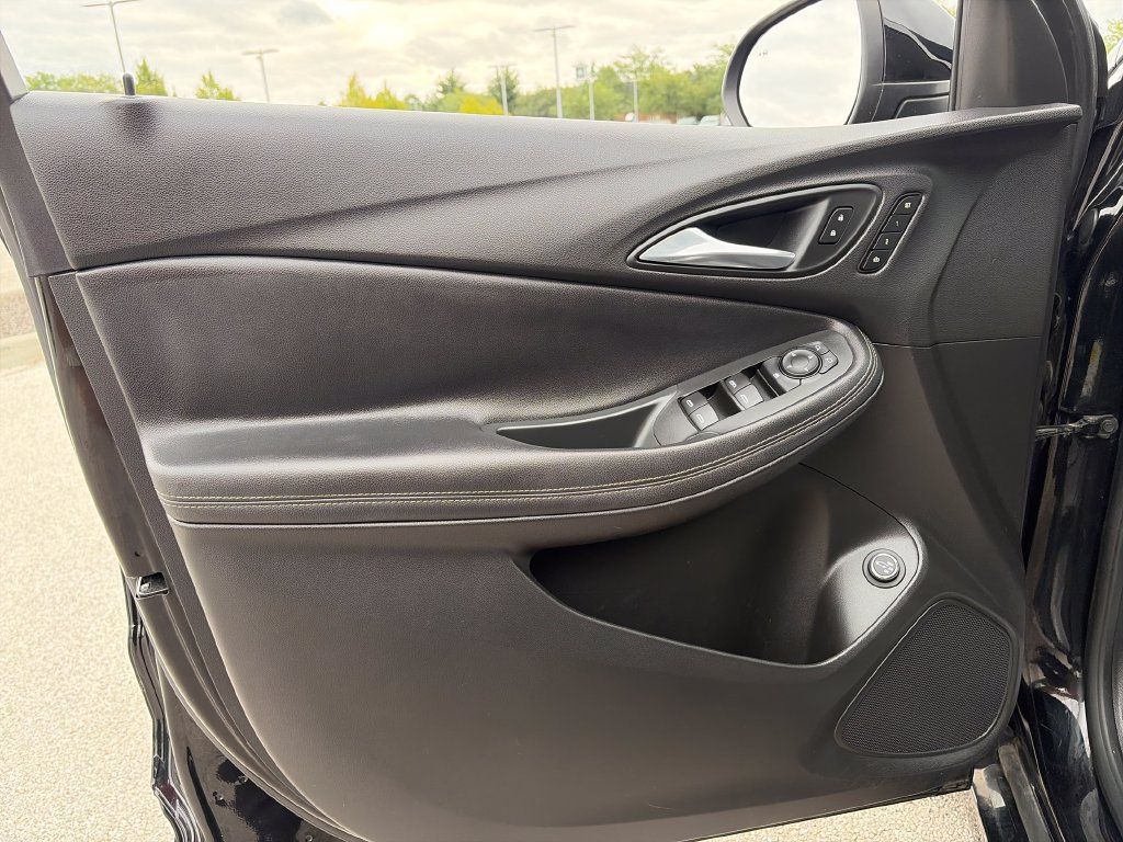 Used 2020 Buick Encore GX Essence w/ Experience Buick Package AWD/4WD image 14