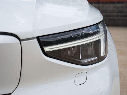 Certified 2023 Volvo C40 P8 Recharge Plus w/ Climate Package AWD/4WD image 3