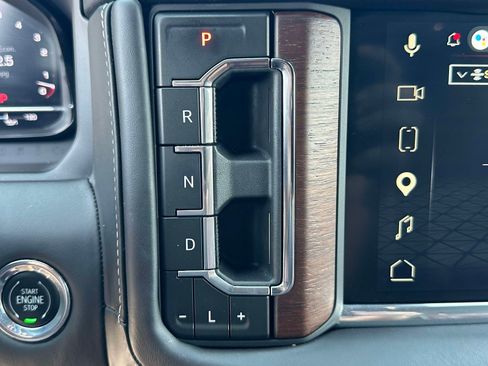 Used 2023 GMC Yukon Denali Ultimate w/ LPO, Floor Liner Package AWD/4WD image 13