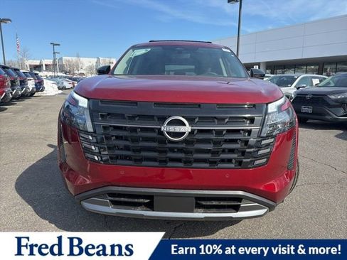 New 2026 Nissan Pathfinder SL image 2