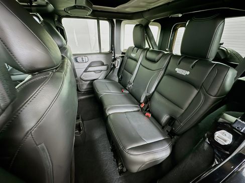 Used 2023 Jeep Wrangler Unlimited Sahara w/ Safety Group AWD/4WD image 27