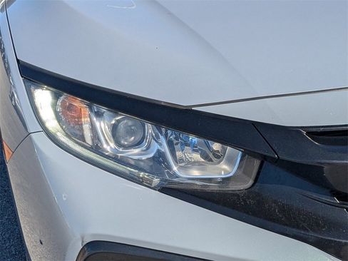 Used 2018 Honda Civic Sport image 9