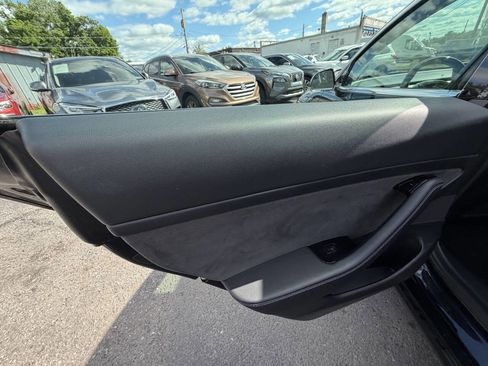 Used 2020 Tesla Model 3 Standard Range RWD image 14