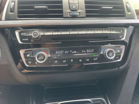 Used 2016 BMW 320i xDrive Sedan AWD/4WD image 24