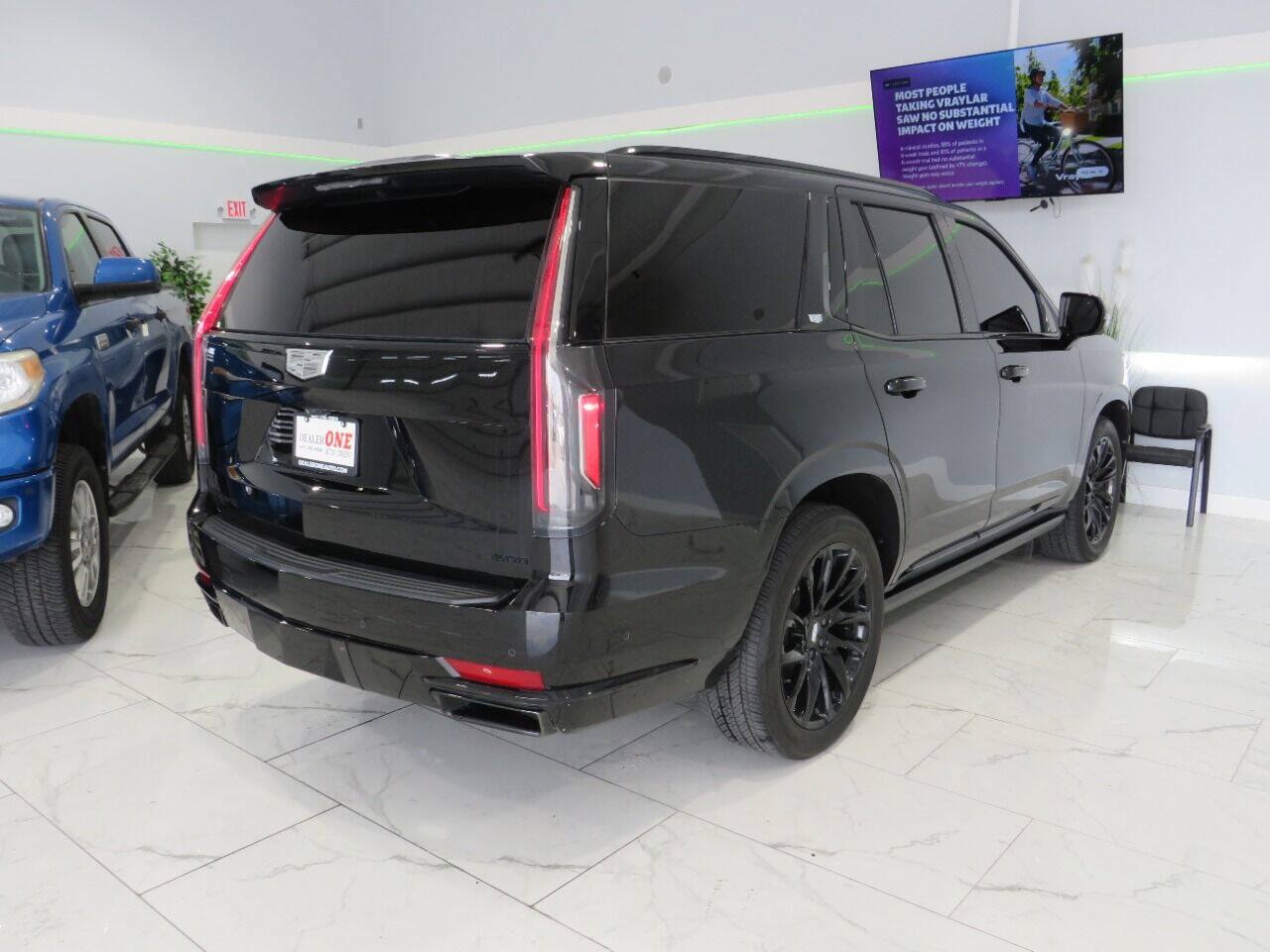 Used 2021 Cadillac Escalade Sport Platinum w/ Heavy-Duty Trailer Package AWD/4WD image 4