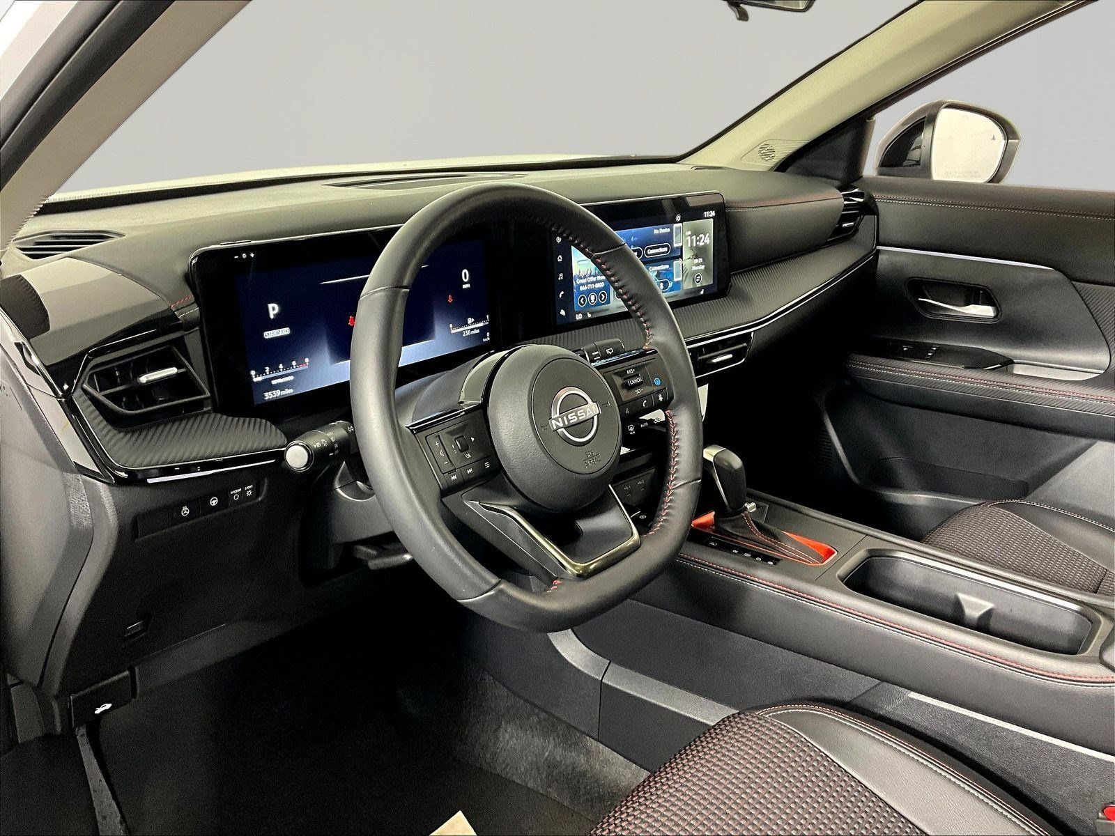 Used 2025 Nissan Kicks SR w/ SR Premium Package AWD/4WD image 17