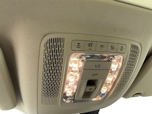 Used 2022 Mercedes-Benz GLE 350 4MATIC w/ AMG Line Exterior image 35