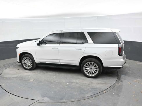 Used 2024 Cadillac Escalade Premium Luxury AWD/4WD image 13
