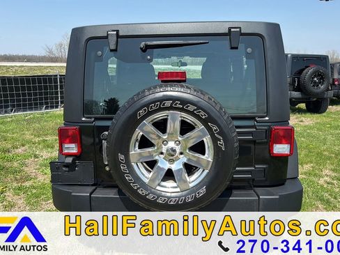 Used 2012 Jeep Wrangler Unlimited Sport image 5