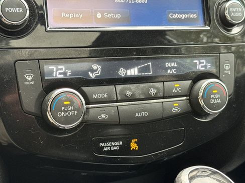 Used 2017 Nissan Rogue SV AWD/4WD image 21