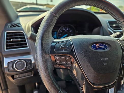 Used 2018 Ford Explorer Limited image 19
