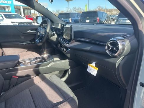 New 2026 Chevrolet Equinox LT image 33