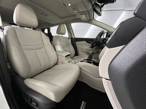 Used 2021 Nissan Rogue Sport SL w/ Premium Package FWD image 14