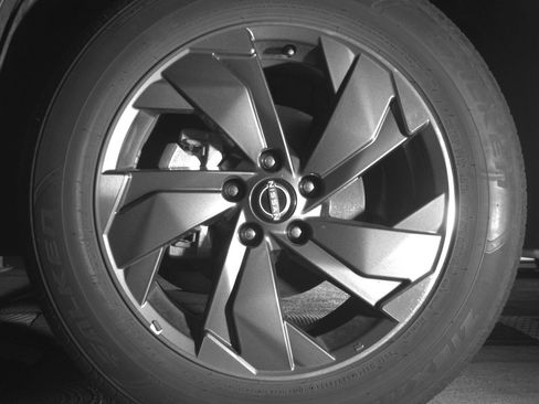 Used 2025 Nissan Rogue SV FWD image 12