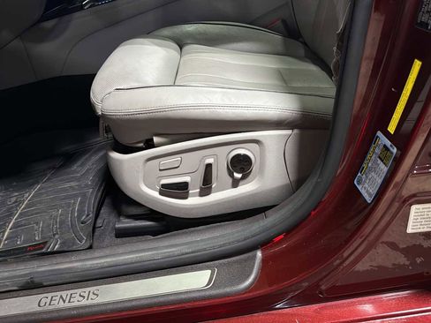 Used 2015 Hyundai Genesis 3.8 w/ Option Group 03 image 13