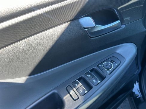 Used 2023 Hyundai Santa Fe SEL image 27