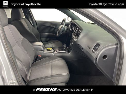 Used 2019 Dodge Charger SXT image 8