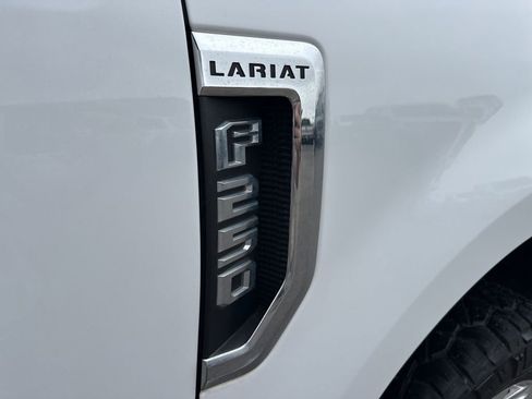 Used 2019 Ford F250 Lariat w/ Lariat Value Package image 50