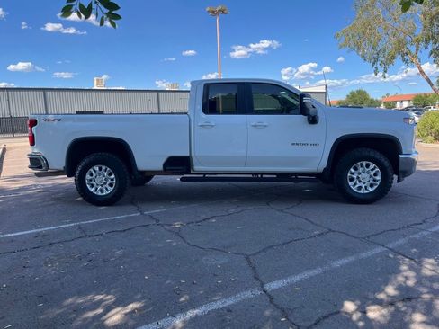 Used 2022 Chevrolet Silverado 2500 LT w/ Convenience Package image 10