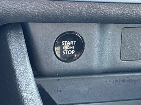Used 2024 Nissan Rogue S FWD image 25