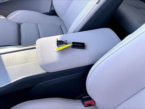 Certified 2025 Volvo EX90 Ultra image 14