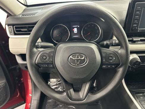 Used 2022 Toyota RAV4 XLE image 13