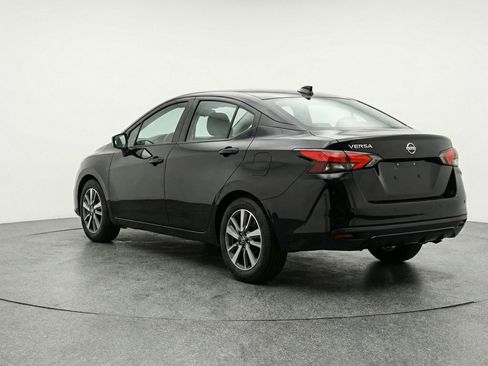 Used 2025 Nissan Versa SV image 5