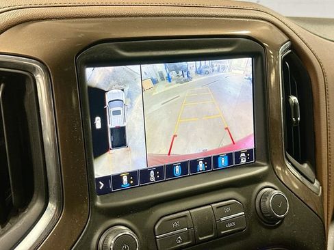 Used 2021 Chevrolet Silverado 1500 High Country w/ Technology Package AWD/4WD image 15