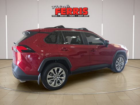 Used 2021 Toyota RAV4 XLE Premium AWD/4WD image 5