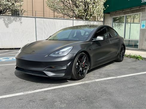 Used 2022 Tesla Model 3 Performance image 3