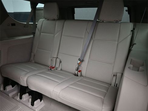 Used 2021 Cadillac Escalade ESV Sport Platinum image 13