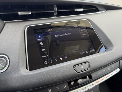 Certified 2023 Cadillac XT4 Luxury w/ Driver Awareness Package FWD image 29