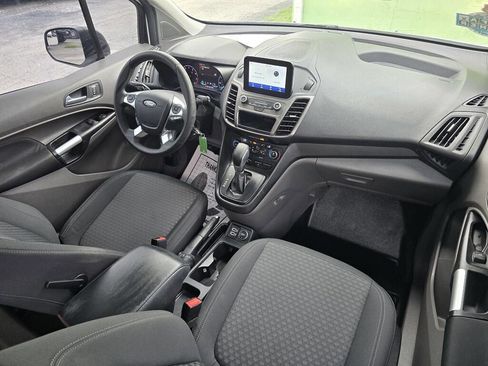 Used 2019 Ford Transit Connect XLT image 12