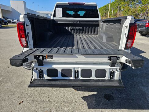 Used 2023 GMC Sierra 2500 SLE w/ SLE Convenience Package image 14