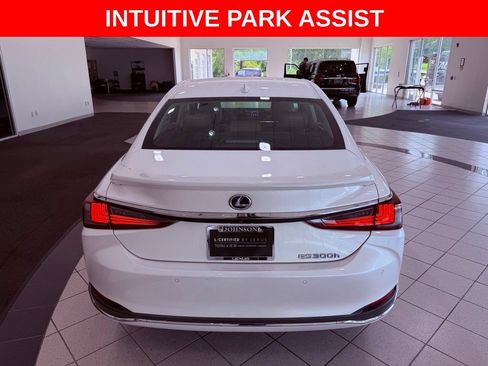 Certified 2020 Lexus ES 300h w/ Premium Package FWD image 6