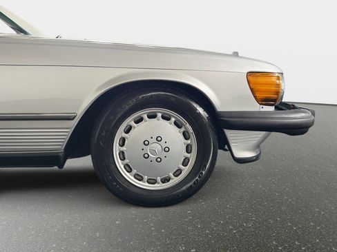 Used 1987 Mercedes-Benz 560 SL image 21