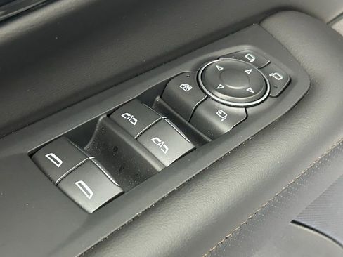 Used 2025 Chevrolet Tahoe High Country image 38