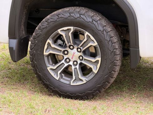 Used 2023 GMC Sierra 1500 SLE AWD/4WD image 9
